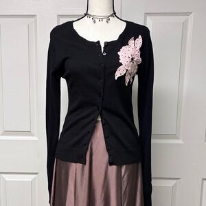 Vintage NWOT Fame Knitworks Embellished retro cardigan. Black with Pink; Size M